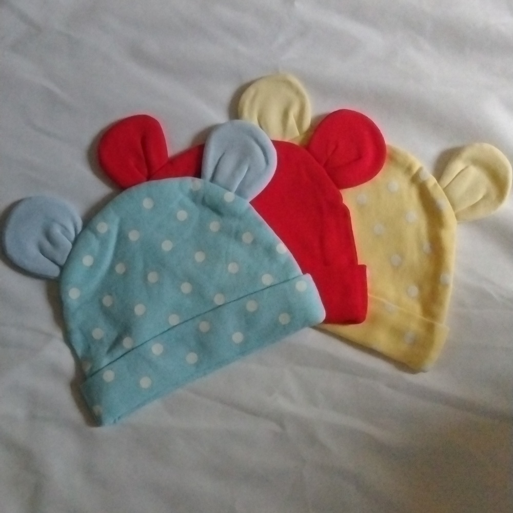 NIP Baby Beanie Hats Set